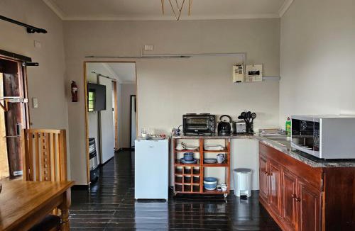 Botha's Hill Apartment | 11-on-RobRoy serenity glamping cabins overlooking the Valley of 1000 Hills