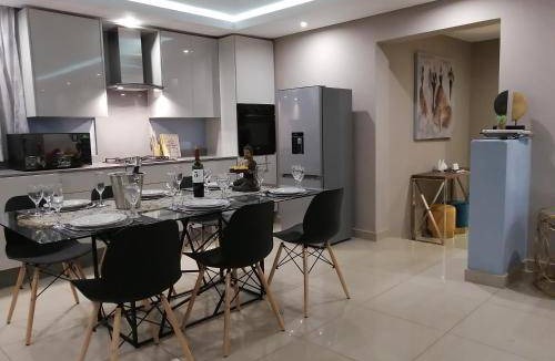 Centurion House | 110 m² House ∙ 2 bedrooms ∙ 6 guests