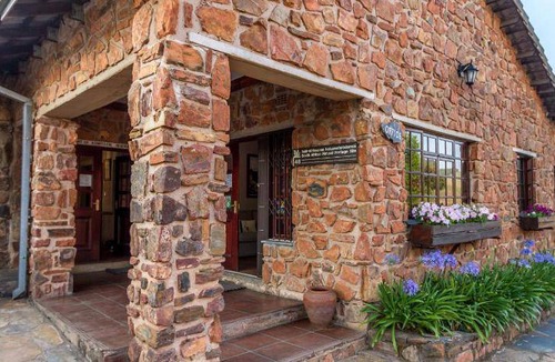 Rhenosterhoek Cabin | 110 m² Lodge ∙ 4 bedrooms ∙ 10 guests