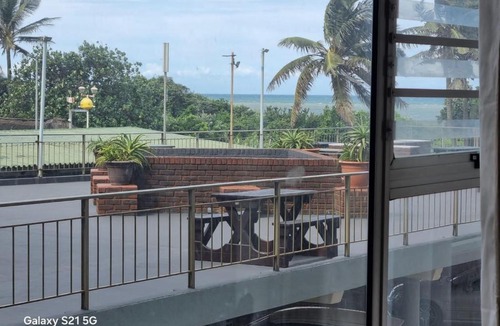 Kingsborough Apartment | 111 Happy Days