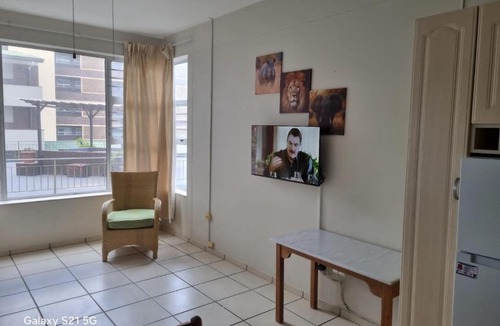 Kingsborough Apartment | 111 Happy Days