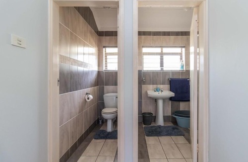Athlone House | 118 - 4 Bedroom House Toti
