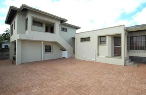Saldanha House | 12 on Beach Guest House