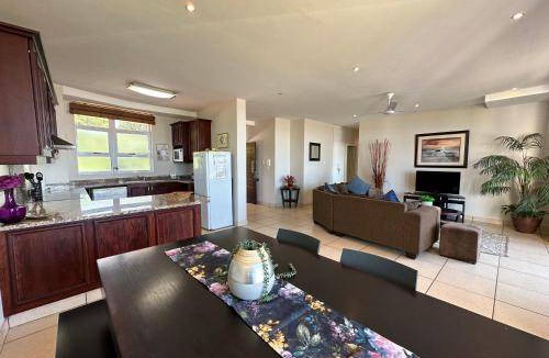 Margate Beach Apartment | 120 m² Apartment ∙ 3 bedrooms ∙ 7 guests