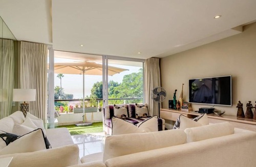 Mouille Point Apartment | 120 m² Apartment ∙ 3 bedrooms ∙ 6 guests
