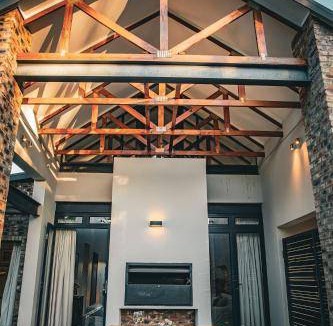 Clarens Apartment | 120 m² Apartment ∙ 2 bedrooms ∙ 4 guests