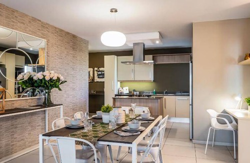 Greater Johannesburg Metropolitan Area Apartment | 120 m² Apartment ∙ 2 bedrooms ∙ 127 guests