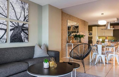 Greater Johannesburg Metropolitan Area Apartment | 120 m² Apartment ∙ 2 bedrooms ∙ 127 guests