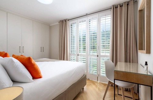 Camps Bay Apartment | 120 m² Apartment ∙ 1 bedroom ∙ 6 guests