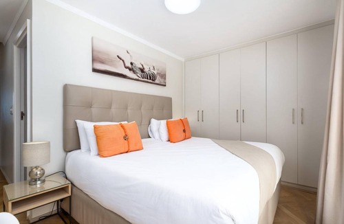 Camps Bay Apartment | 120 m² Apartment ∙ 1 bedroom ∙ 6 guests