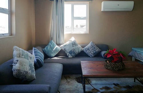 Muizenberg Apartment | 120 m² Apartment ∙ 1 bedroom ∙ 3 guests