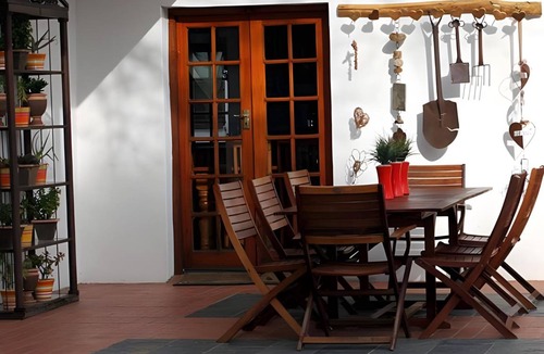 Bloemfontein Bed & Breakfast | 120 m² Bed and breakfast ∙ 2 bedrooms ∙ 5 guests