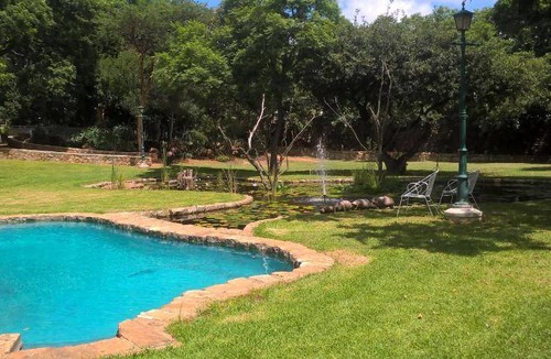 Greater Johannesburg Metropolitan Area Bed & Breakfast | 120 m² Bed and breakfast ∙ 2 bedrooms ∙ 127 guests