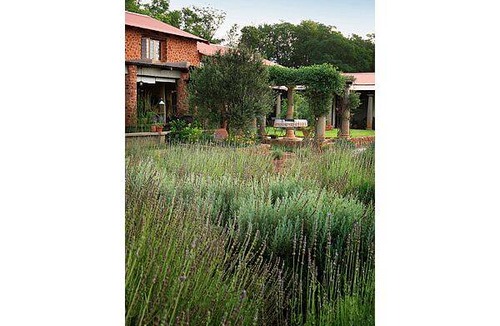 Hartbeespoort Cottage | 120 m² Cabin ∙ 2 bedrooms ∙ 1 guest