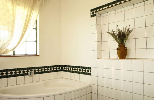 Hartbeespoort Cottage | 120 m² Cabin ∙ 2 bedrooms ∙ 1 guest