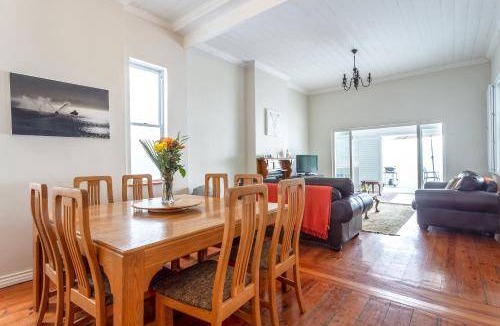 Redhill House | 120 m² House ∙ 2 bedrooms ∙ 4 guests