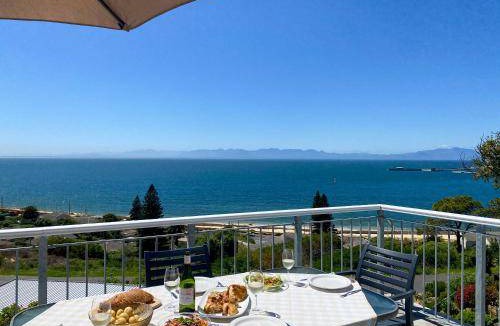 Redhill House | 120 m² House ∙ 2 bedrooms ∙ 4 guests