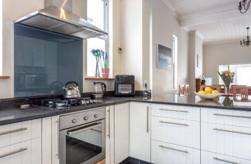 Redhill House | 120 m² House ∙ 2 bedrooms ∙ 4 guests