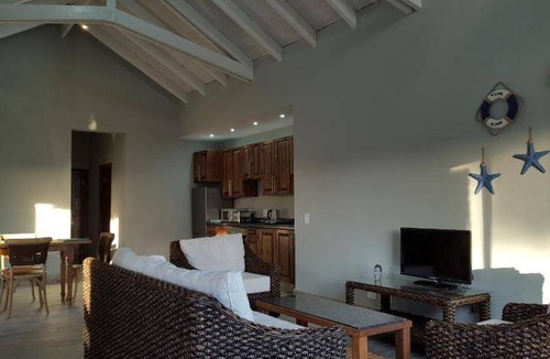 Port Nolloth Ski Chalet | 122 m² Chalet ∙ 2 bedrooms ∙ 4 guests
