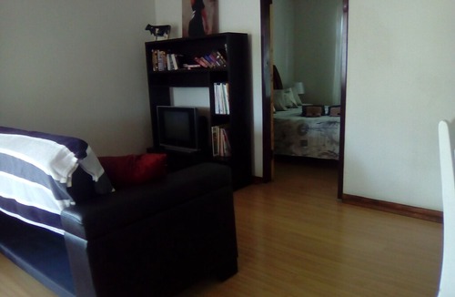 Queenswood Apartment | 1233 on Webb Elegant Upstairs Apartment
