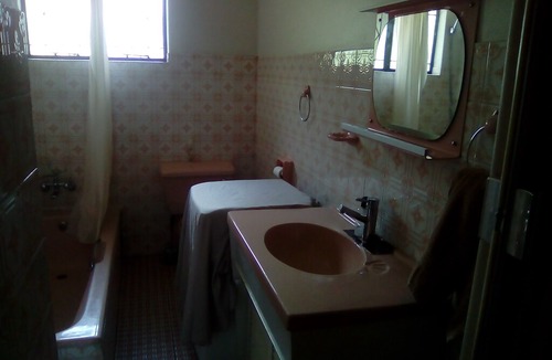 Queenswood Apartment | 1233 on Webb Elegant Upstairs Apartment