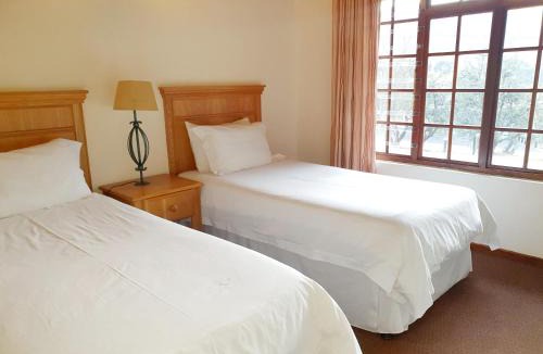 Drakensberg Gardens Ski Chalet | 124 Fairways Drakensberg Gardens