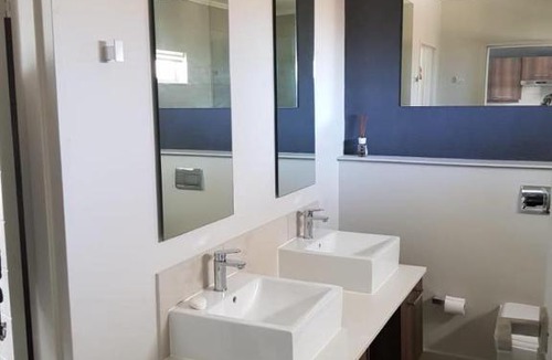 Sandown Apartment | 128 Patricia Road, Sandown extention3
