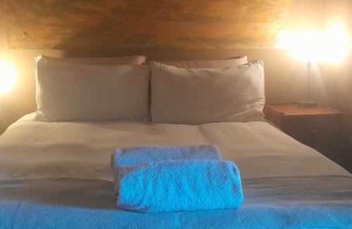 Buffelspoort House | 129B African Bushveld