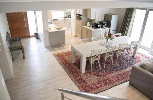 Stellenbosch Central Villa | 13 La Gratitude Luxury Apartment-with backup power for loadshedding