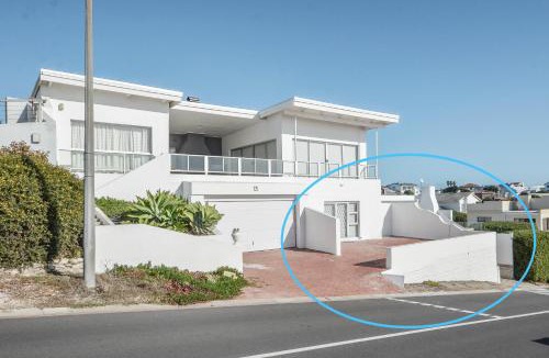 Yzerfontein Apartment | 13 on Main Beach Flat