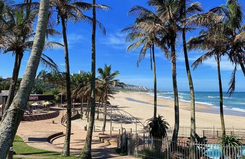 Margate Beach Apartment | 130 m² Apartment ∙ 4 bedrooms ∙ 8 guests