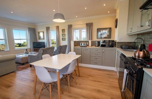 Keurboomstrand Villa | 130 m² Villa ∙ 2 bedrooms ∙ 4 guests