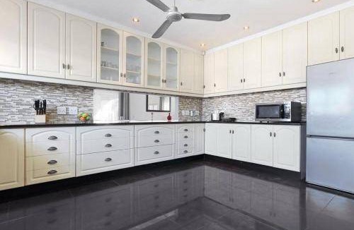 Milnerton Villa | 1300 m² Villa ∙ 6 bedrooms ∙ 15 guests