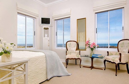 Sandbaai House | 138 Marine Beachfront Guesthouse