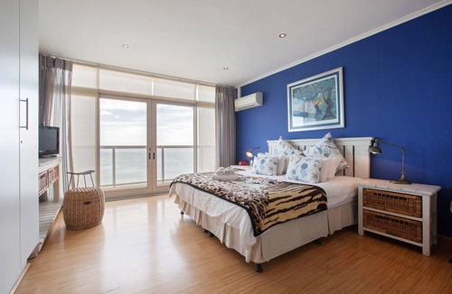 Mouille Point Apartment | 139 m² Apartment ∙ 2 bedrooms ∙ 4 guests