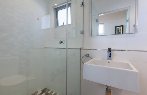 Mouille Point Apartment | 139 m² Apartment ∙ 2 bedrooms ∙ 4 guests