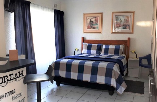 Ekurhuleni House | 13th Avenue Guesthouse Benoni