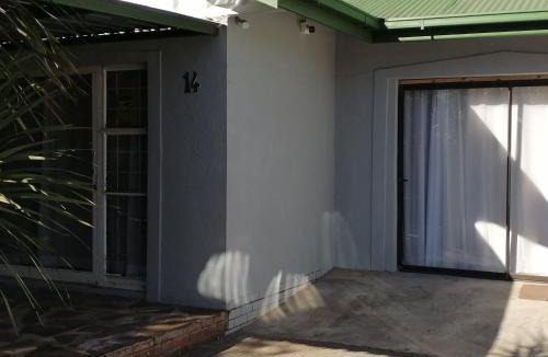 Fichardt Park Apartment | @14 van Blommenstein st