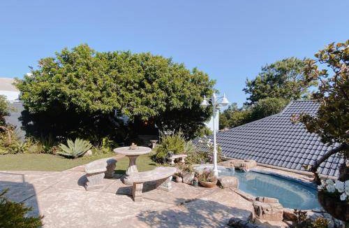Kenton on Sea Apartment | 140 m² Apartment ∙ 3 bedrooms ∙ 5 guests