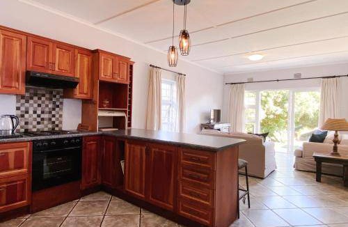 Kenton on Sea Apartment | 140 m² Apartment ∙ 3 bedrooms ∙ 5 guests