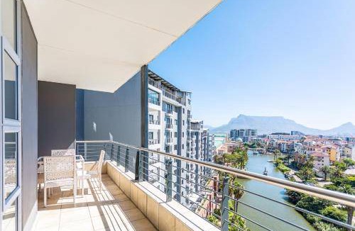 Century City Apartment | 140 m² Apartment ∙ 3 bedrooms ∙ 7 guests
