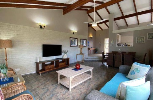 Manaba Beach Apartment | 140 m² Apartment ∙ 4 bedrooms ∙ 9 guests