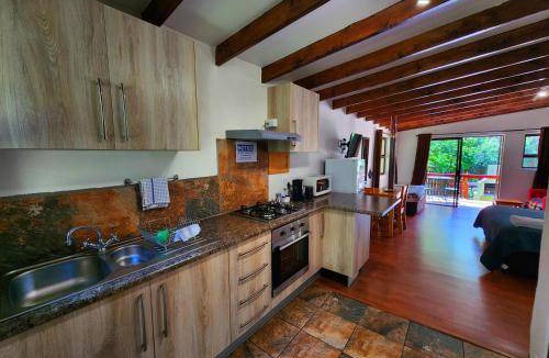 Lanseria Ski Chalet | 140 m² Chalet ∙ 3 bedrooms ∙ 10 guests