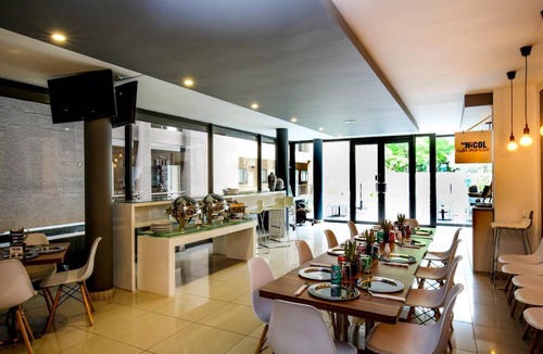 Bedfordview Apartment | 140 m² Serviced apartment ∙ 3 bedrooms ∙ 6 guests