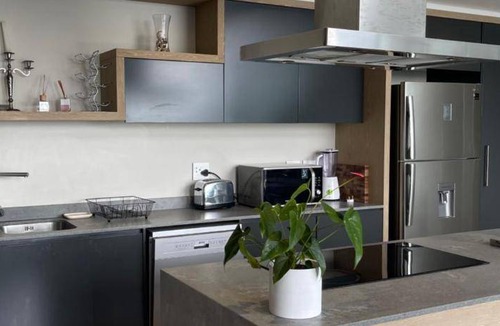 Greater Johannesburg Metropolitan Area Apartment | 142 m² Apartment ∙ 3 bedrooms ∙ 6 guests