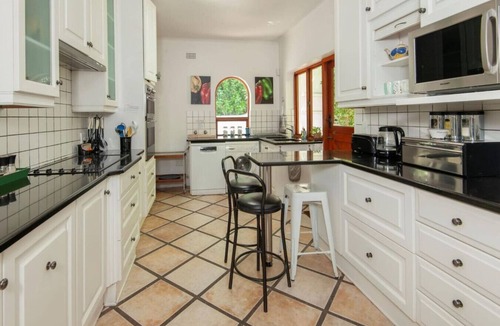 Voelklip House | 142 on 10th | Relaxed Family Living Steps from Voëlklip Beach
