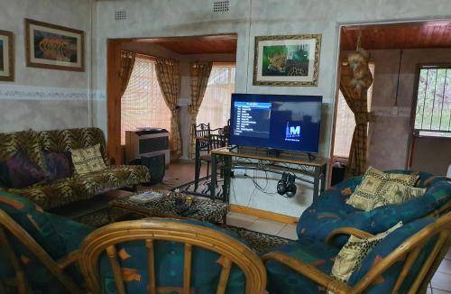 Marloth Park Villa | 145 m² Villa ∙ 3 bedrooms ∙ 6 guests