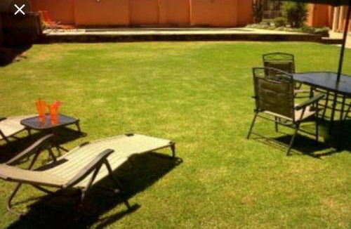 Greater Johannesburg Metropolitan Area Apartment | 15 m² Apartment ∙ 2 bedrooms ∙ 6 guests