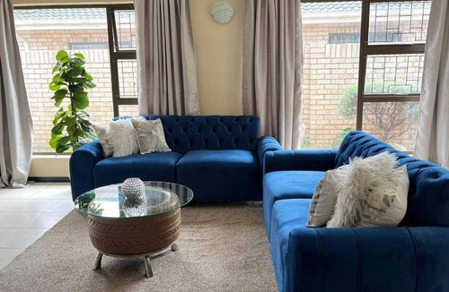 Summerstrand House | 15 m² House ∙ 6 bedrooms ∙ 10 guests