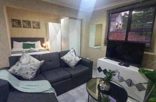 Beacon Bay Apartment | 15 on Kelvin